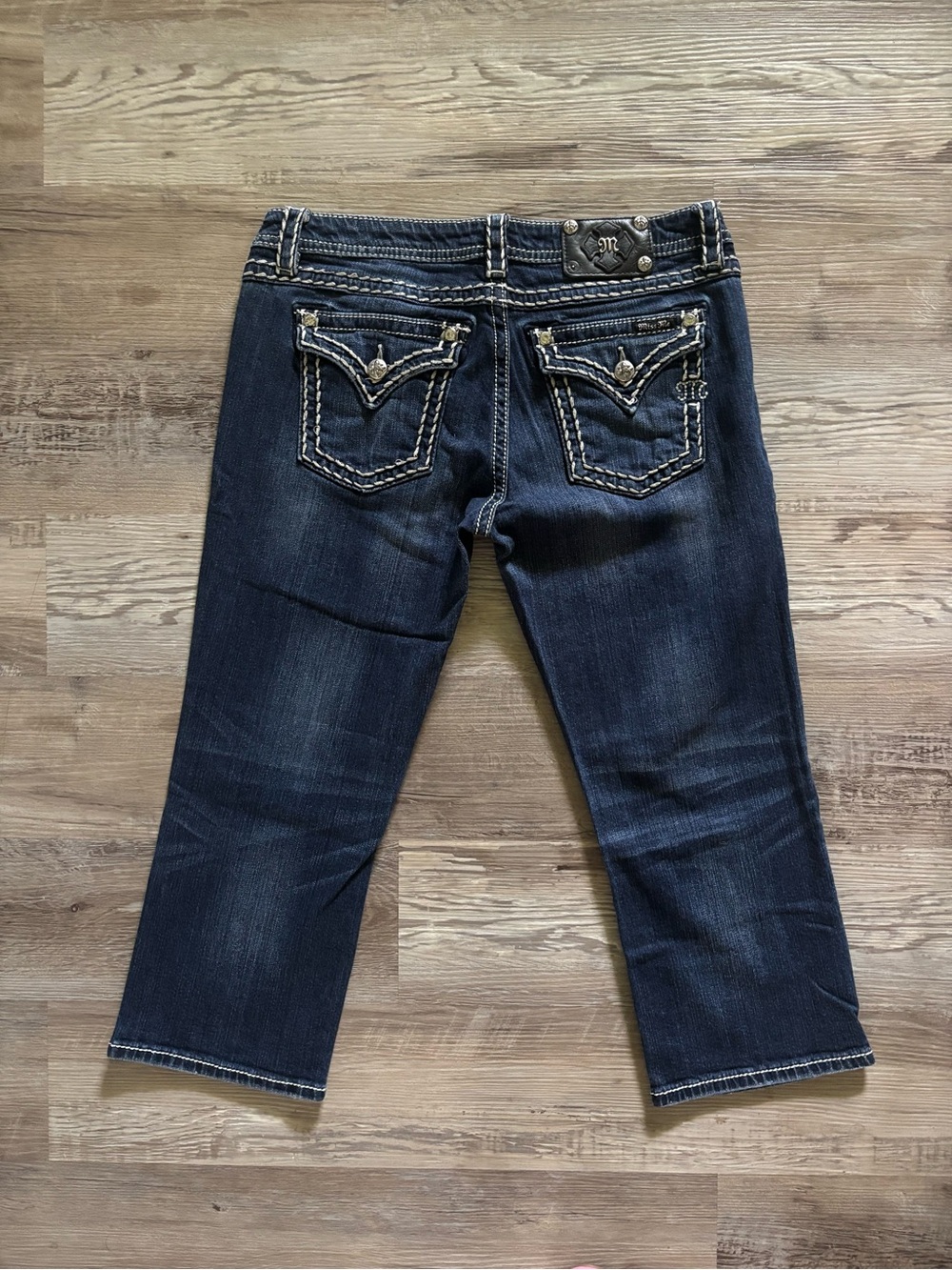 Miss Me Dark Blue Cropped Jeans with Contrast Stitching - Picture 2 of 5